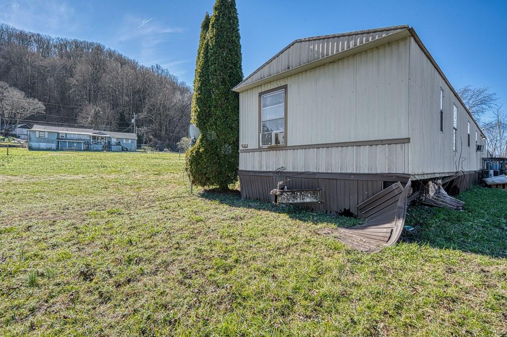 385 Aquone Road Andrews, NC 28901 - Photo 6 of 53