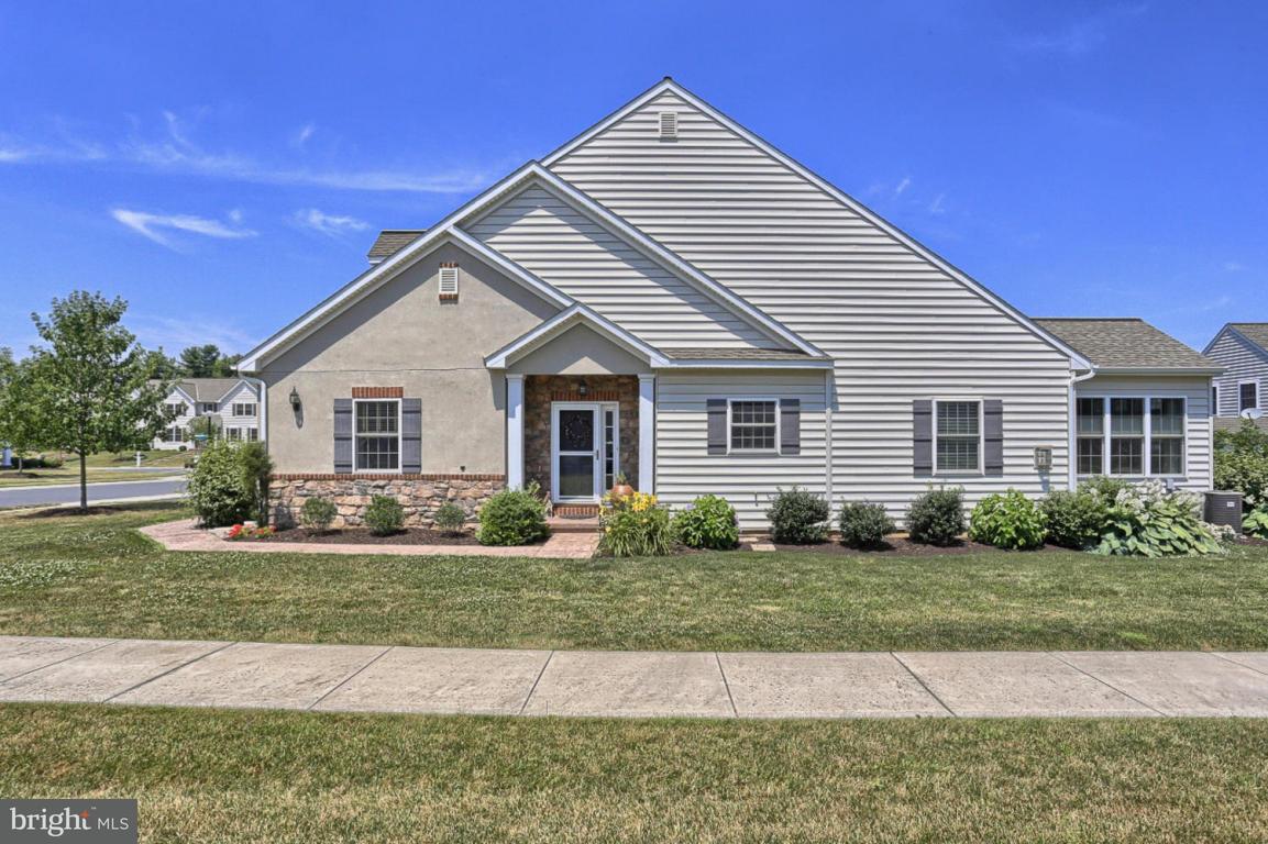 129 Winterberry Court Lititz, PA 17543 - Photo 2 of 29
