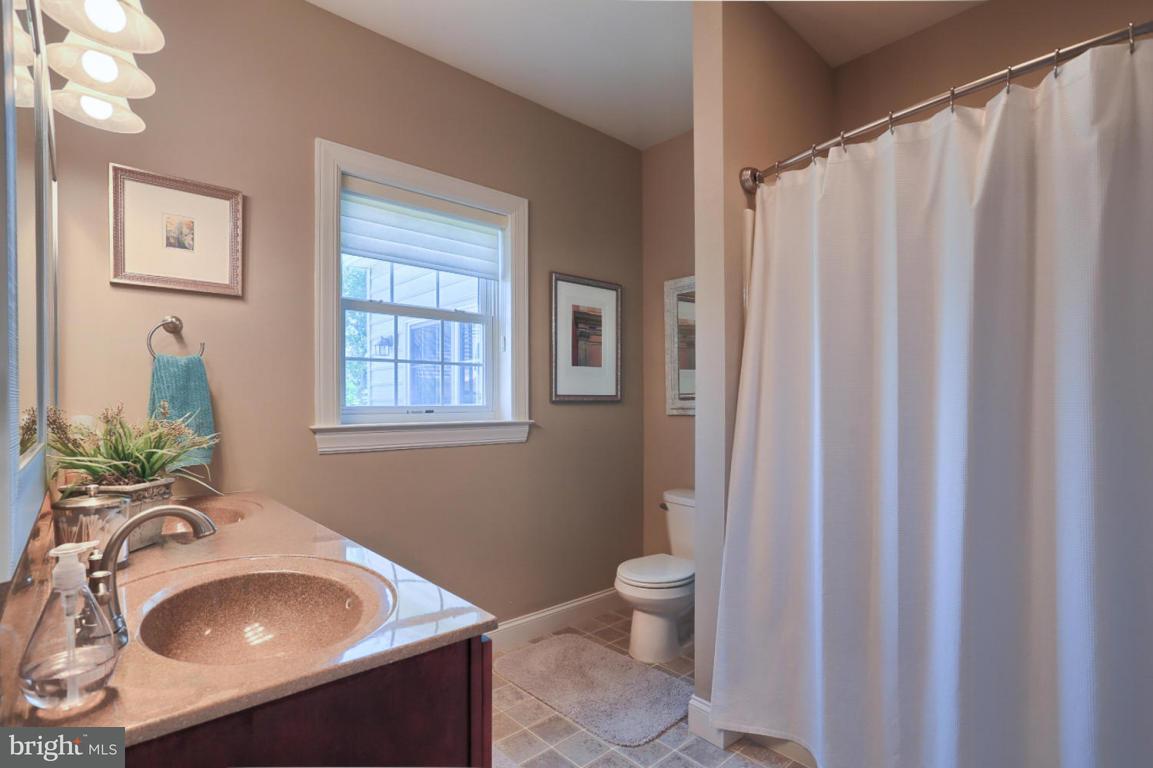 129 Winterberry Court Lititz, PA 17543 - Photo 17 of 29