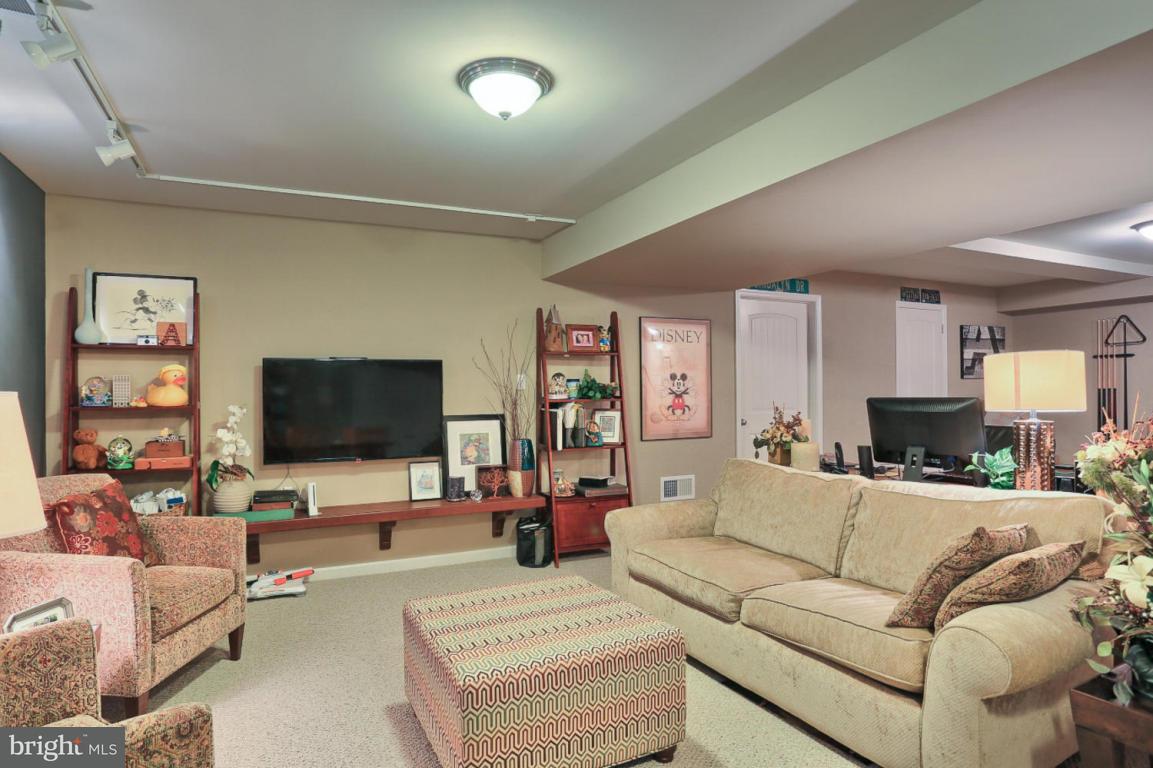 129 Winterberry Court Lititz, PA 17543 - Photo 22 of 29