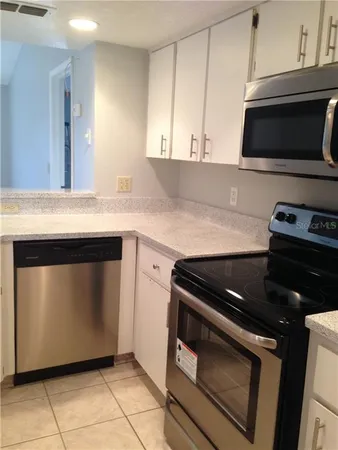 $2,550 | 1927 Cheney Court, Lutz, FL 33549