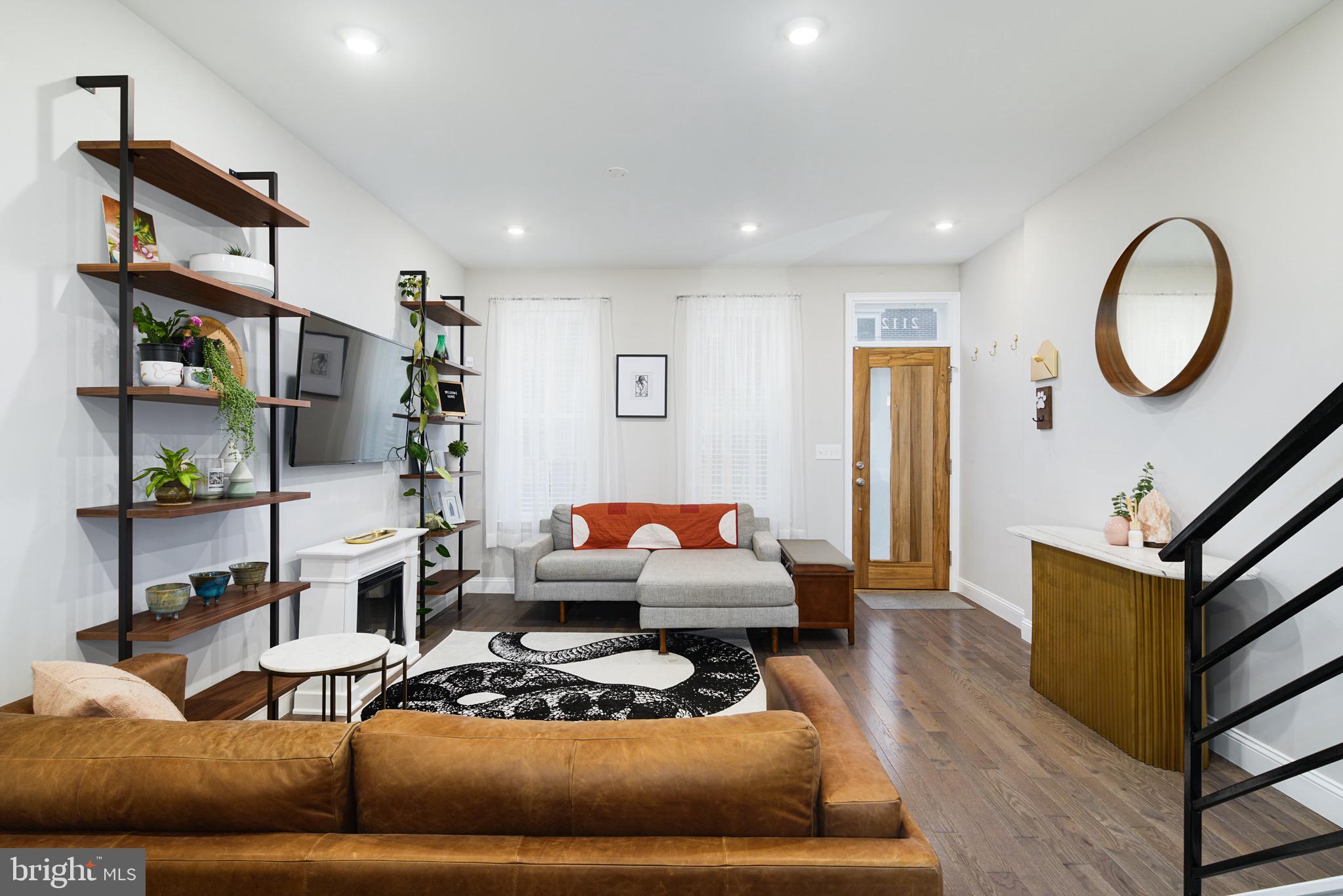 2112 Tasker Street Philadelphia, PA 19145 - Photo 4 of 31