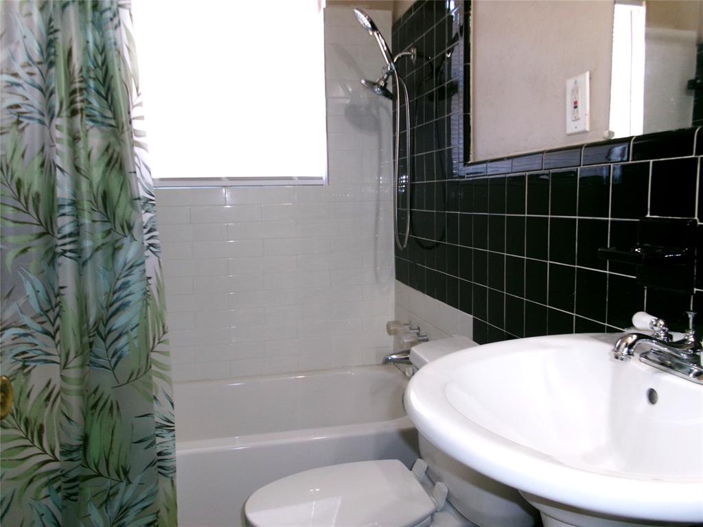 4204 Burke Road Fort Worth, TX 76119 - Photo 29 of 35 Hall Full Bath