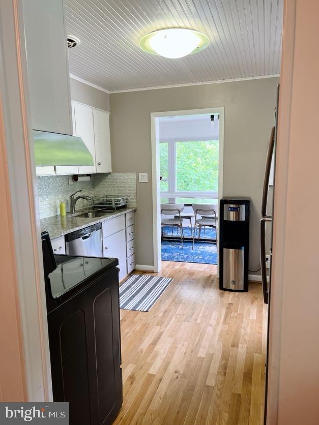 5885 9th Road North Arlington, VA 22205 - Photo 11 of 48 Bright and airy kitchen with modern charm.