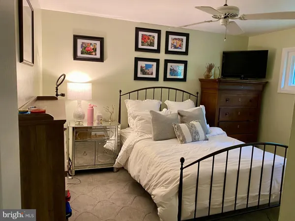 $4,600 | 5885 9th Road North, Arlington, VA 22205