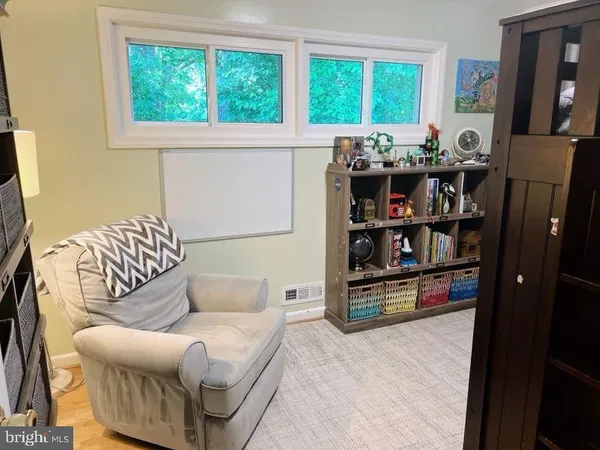 $4,600 | 5885 9th Road North, Arlington, VA 22205