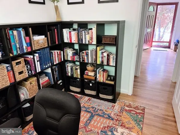 $4,600 | 5885 9th Road North, Arlington, VA 22205