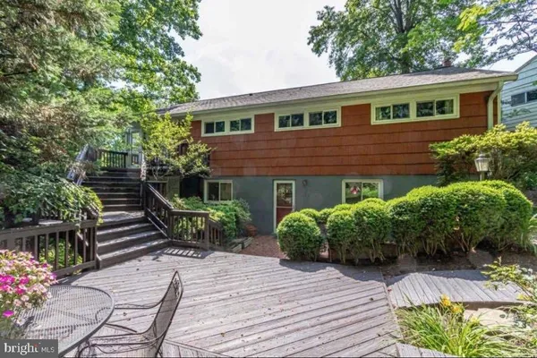 $4,600 | 5885 9th Road North, Arlington, VA 22205