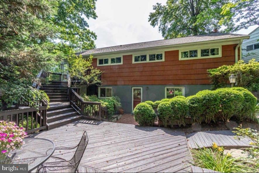 5885 9th Road North Arlington, VA 22205 - Photo 26 of 48 Maintenance-free Back yard and deck.