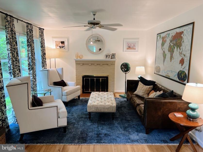 5885 9th Road North Arlington, VA 22205 - Photo 3 of 48 Charming living room with global flair.