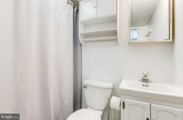 $4,600 | 5885 9th Road North, Arlington, VA 22205