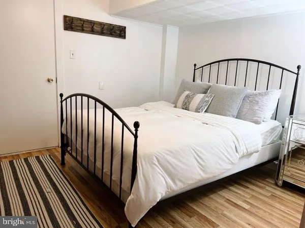 $4,600 | 5885 9th Road North, Arlington, VA 22205