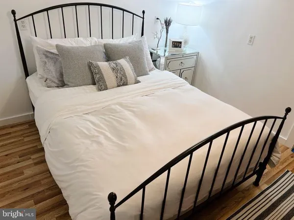 $4,600 | 5885 9th Road North, Arlington, VA 22205