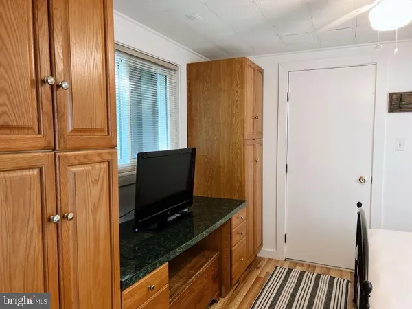 $4,600 | 5885 9th Road North, Arlington, VA 22205