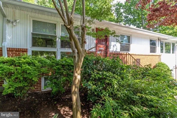 $4,600 | 5885 9th Road North, Arlington, VA 22205