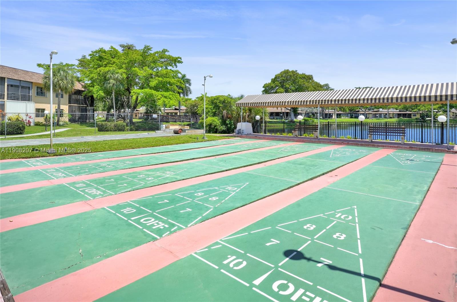 100 Ashbury Road, Unit 103 Hollywood, FL 33024 - Photo 23 of 28 a view of a volley ball court