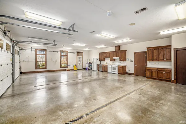 $1,749,900 | 2777 6th Road, Bremen, IN 46506