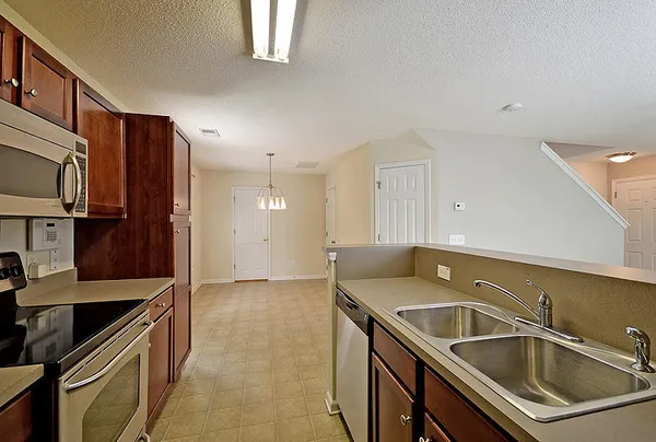 $2,200 | 1004 Deerberry Road, Goose Creek, SC 29445