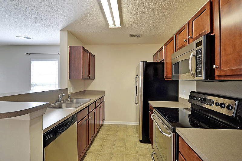 1004 Deerberry Road Goose Creek, SC 29445 - Photo 10 of 21 20150910161120574267000000-o