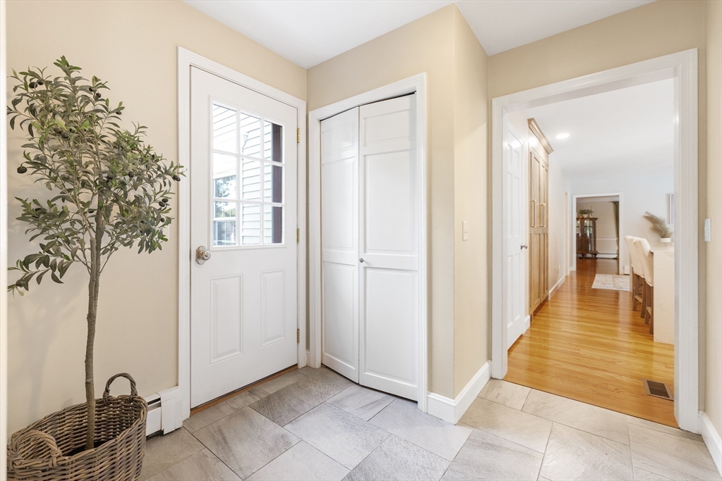 10 Winston Road Holliston, MA 01746 - Photo 18 of 38