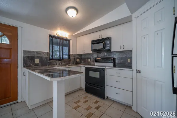 $3,000 | 68-058 Akule Street, Unit A, Waialua, HI 96791