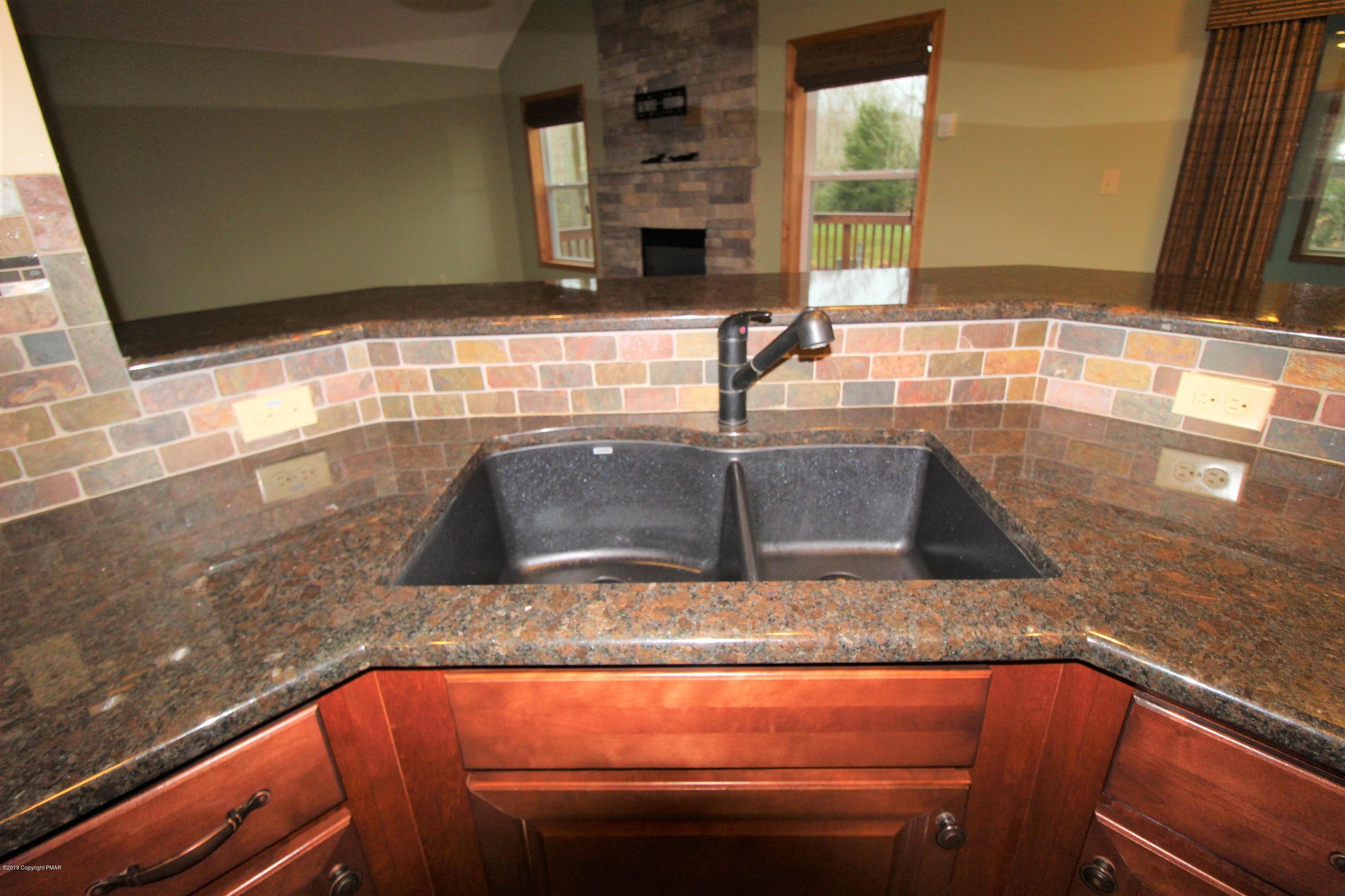 28 Cedar Grove Road Albrightsville, PA 18210 - Photo 8 of 39 IMG_0576