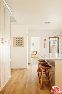 $1,549,000 | 2831 South Corning Street, Los Angeles, CA 90034