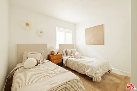 $1,549,000 | 2831 South Corning Street, Los Angeles, CA 90034