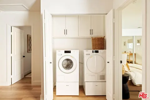 $1,549,000 | 2831 South Corning Street, Los Angeles, CA 90034