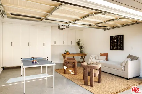 $1,549,000 | 2831 South Corning Street, Los Angeles, CA 90034