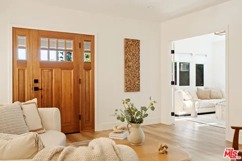 $1,549,000 | 2831 South Corning Street, Los Angeles, CA 90034