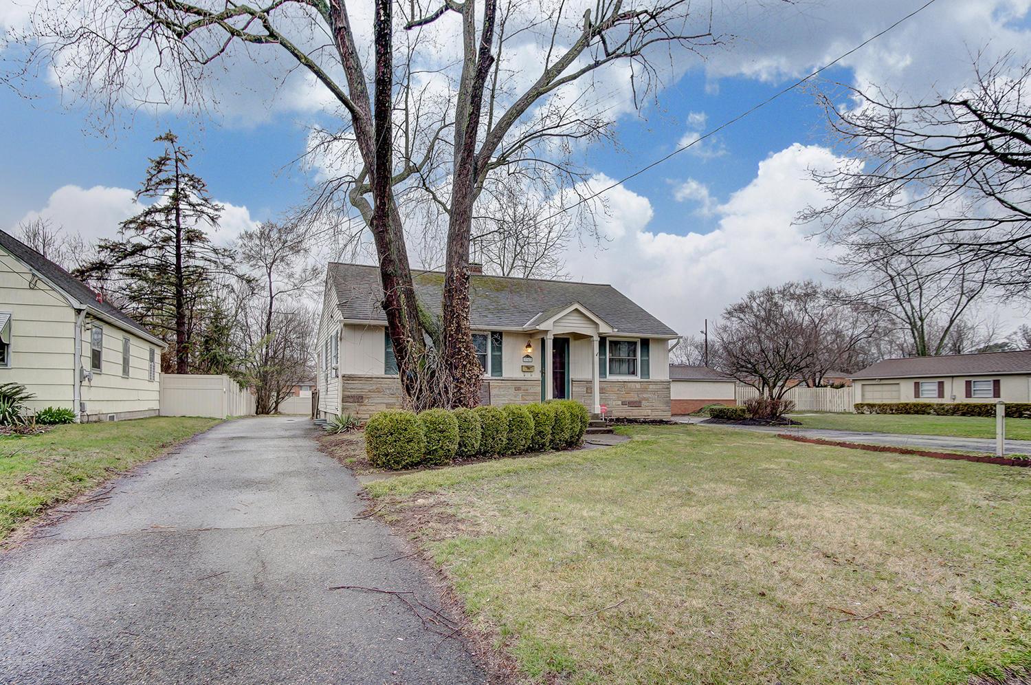 3367 Maize Road Columbus, OH 43224 - Photo 3 of 36 Gallery Image 3