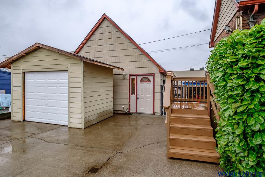 317 Southeast 3rd Avenue Albany, OR 97321 - Photo 4 of 39