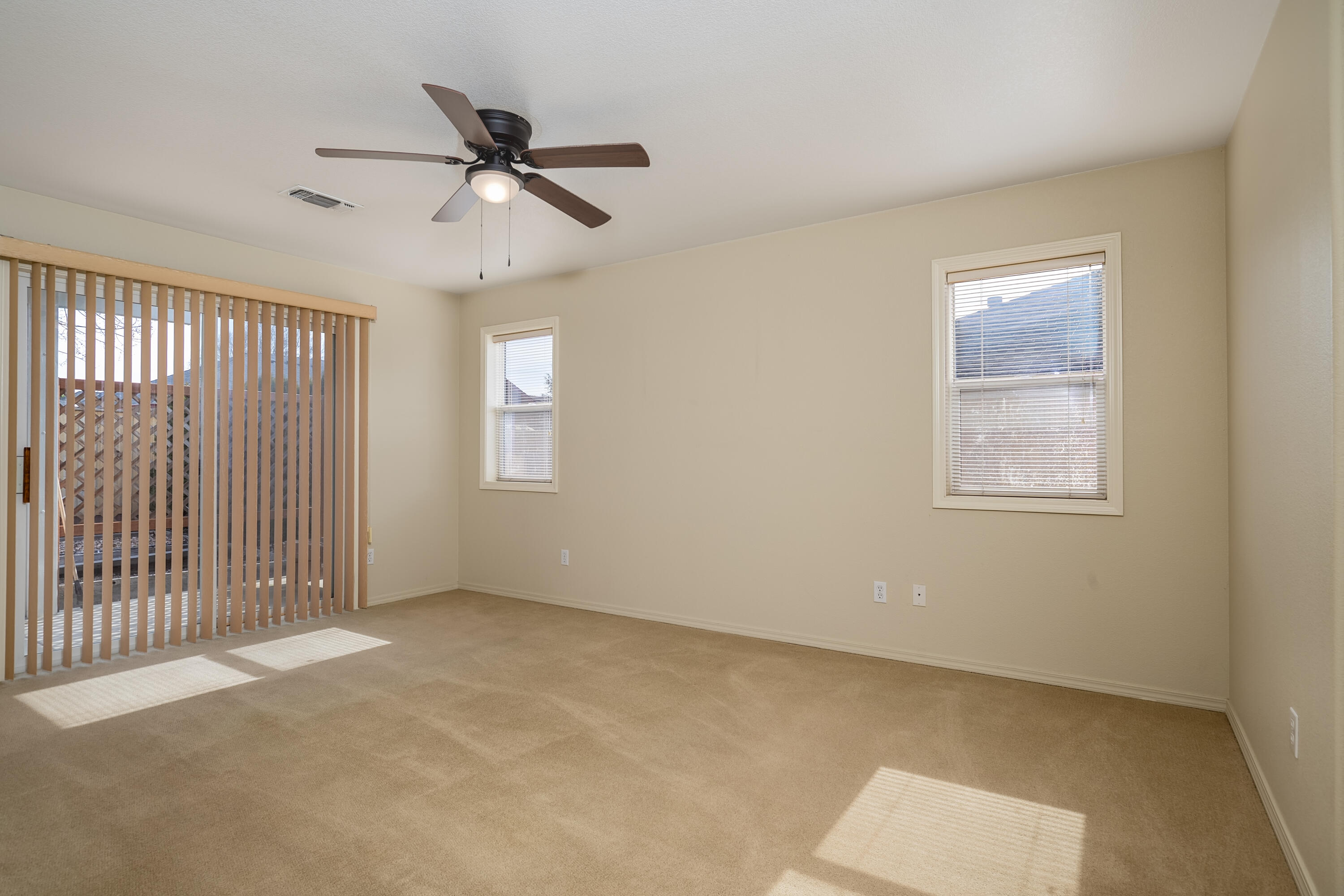 187 Prairie Landing Drive Eagle Point, OR 97524 - Photo 6 of 28 Photo5