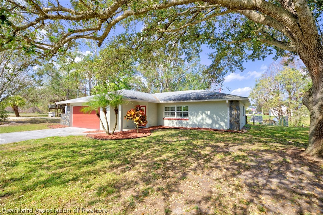 102 Mango Road Northeast Lake Placid, FL 33852 - Photo 30 of 36 Gallery Image 30
