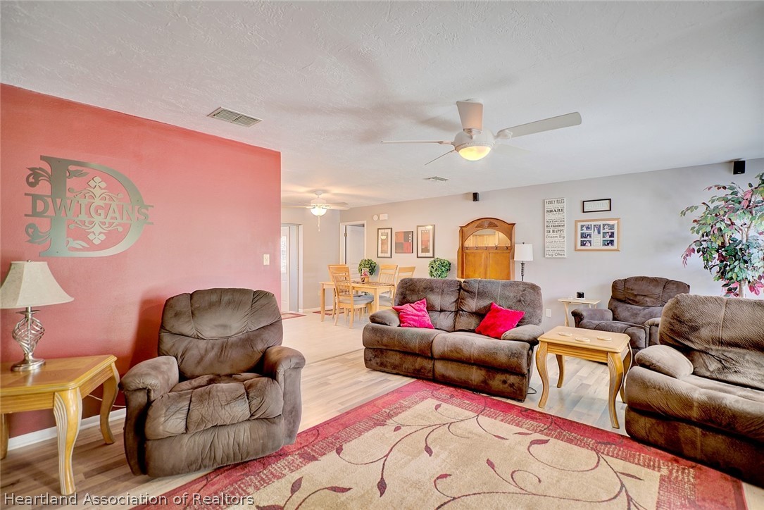 102 Mango Road Northeast Lake Placid, FL 33852 - Photo 8 of 36 Gallery Image 8