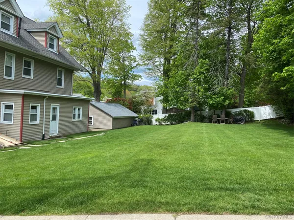 $3,400 | 129 Washington Avenue, Unit 1 SIDE, Pleasantville, NY 10570