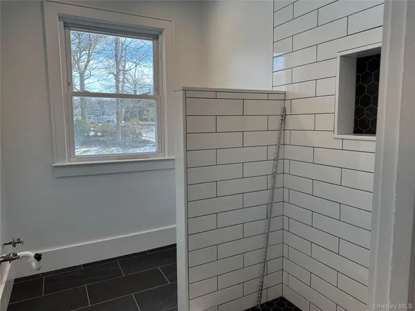 $3,575 | 129 Washington Avenue, Unit 1 SIDE, Pleasantville, NY 10570