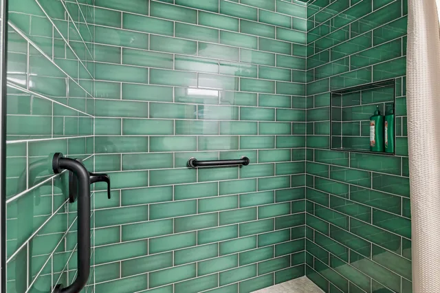 a view of a house with backyard and a garden