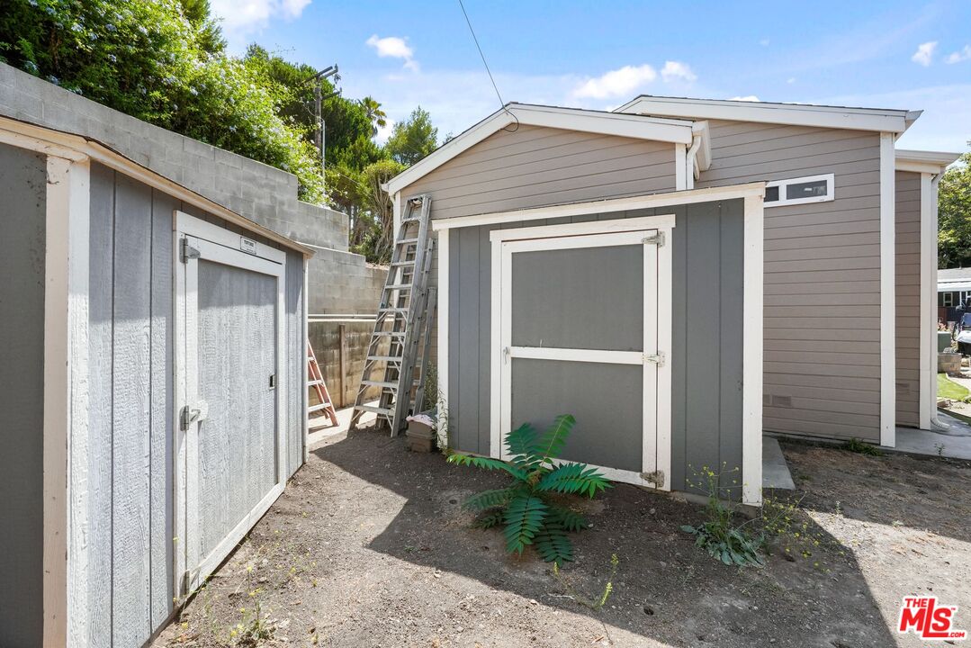 31 Paradise Cove Road Malibu, CA 90265 - Photo 26 of 27 a porch with seating space