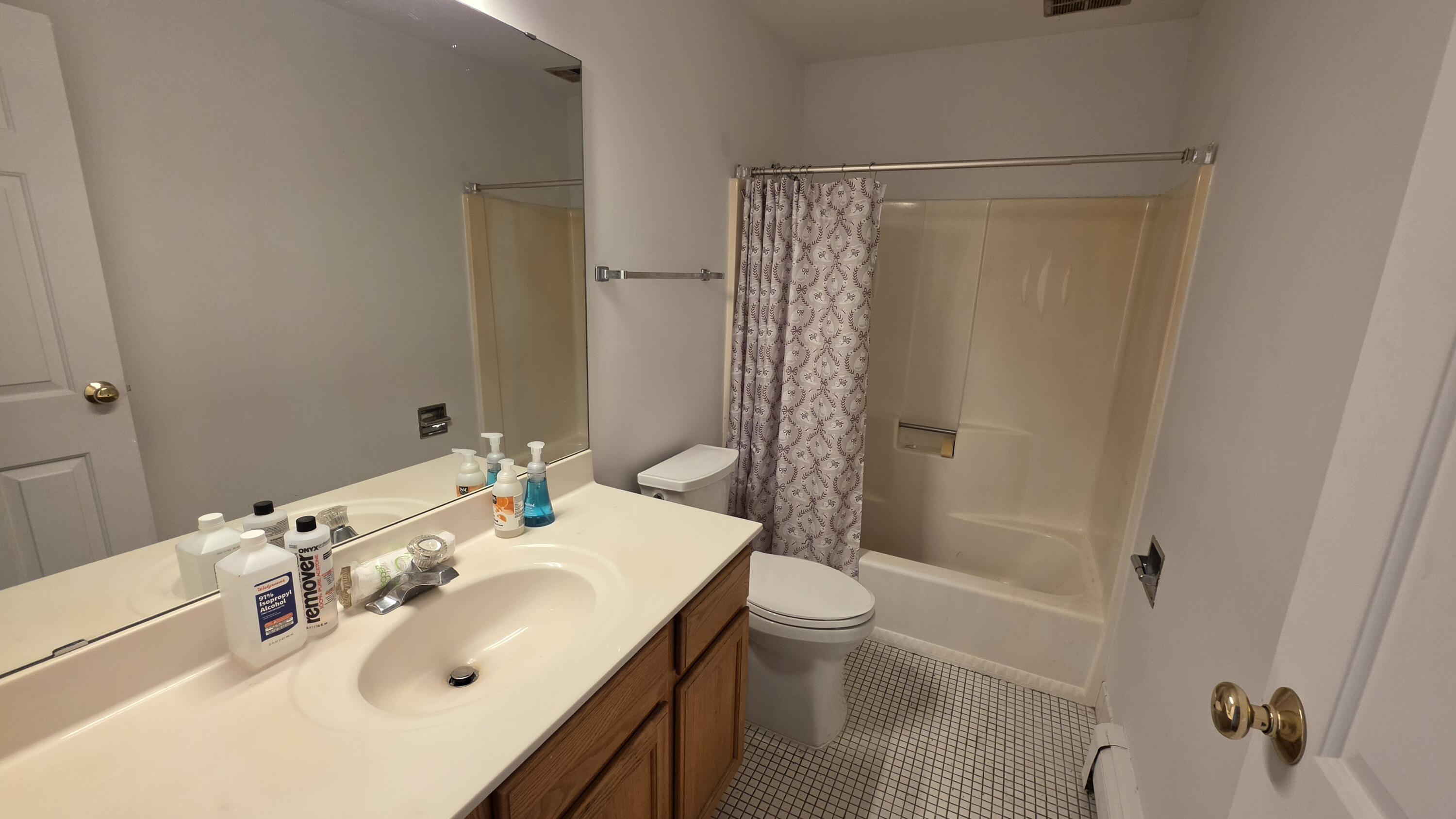 139 Heidel Road, Unit 7 Thiensville, WI 53092 - Photo 9 of 18 Full Bath