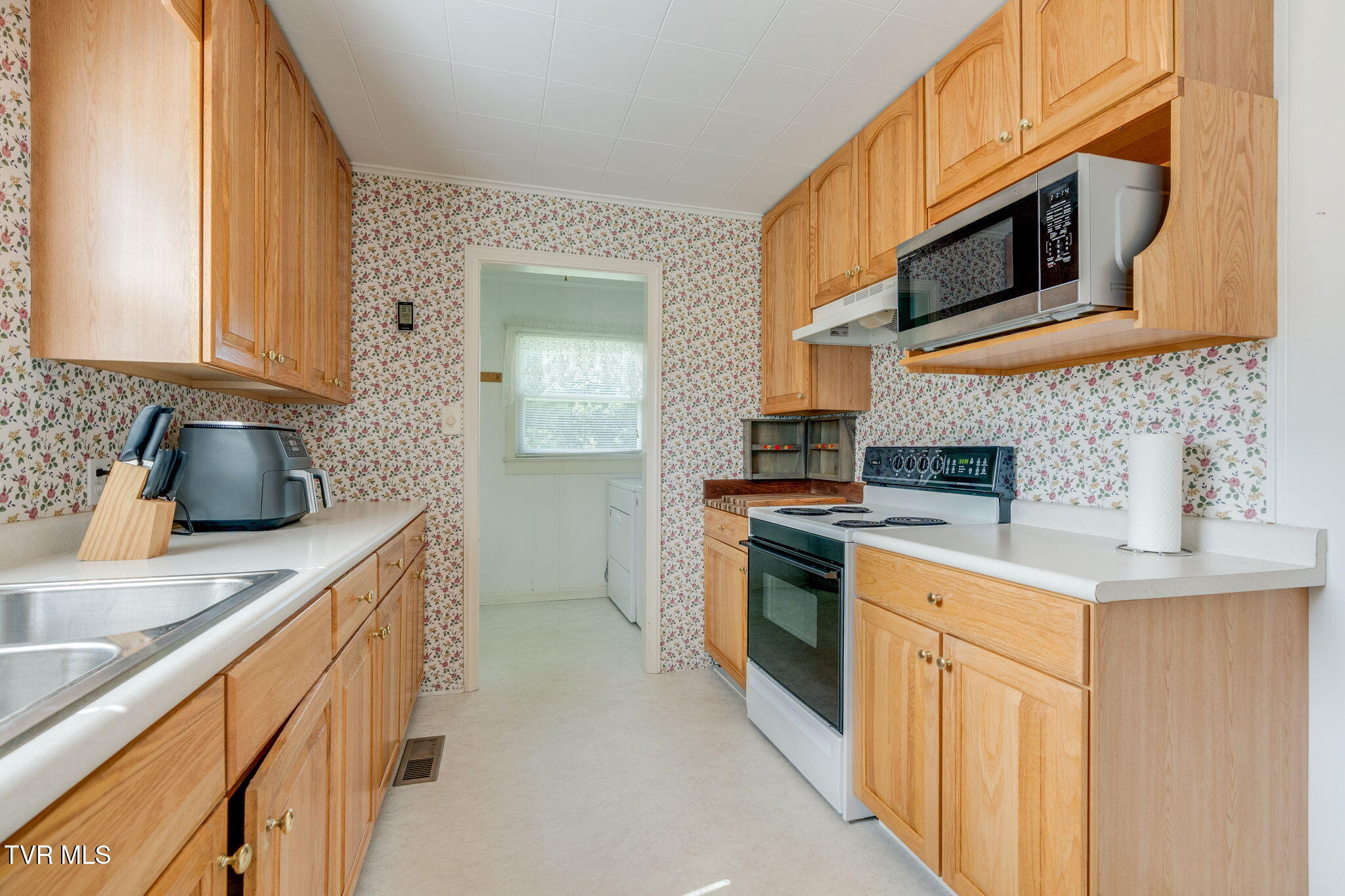113 Reed Avenue Greeneville, TN 37743 - Photo 10 of 31 010 (10)