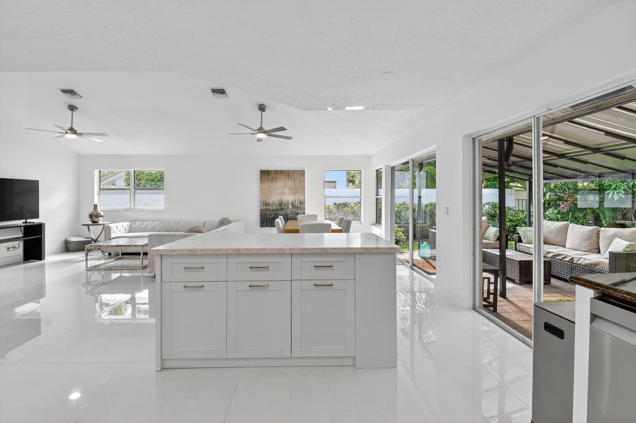 2218 Northwest 52nd Street Boca Raton, FL 33496 - Photo 11 of 39 20250829233614187215000000-o