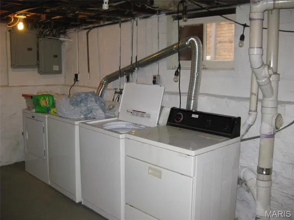 $489,000 | 7359 Amherst Avenue, University City, MO 63130