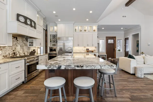 $1,600,000 | 5901 Drake Drive, Maple Plain, MN 55359