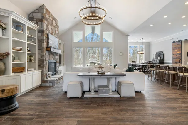 $1,600,000 | 5901 Drake Drive, Maple Plain, MN 55359