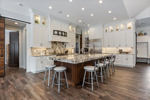 $1,600,000 | 5901 Drake Drive, Maple Plain, MN 55359