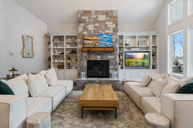 $1,600,000 | 5901 Drake Drive, Maple Plain, MN 55359