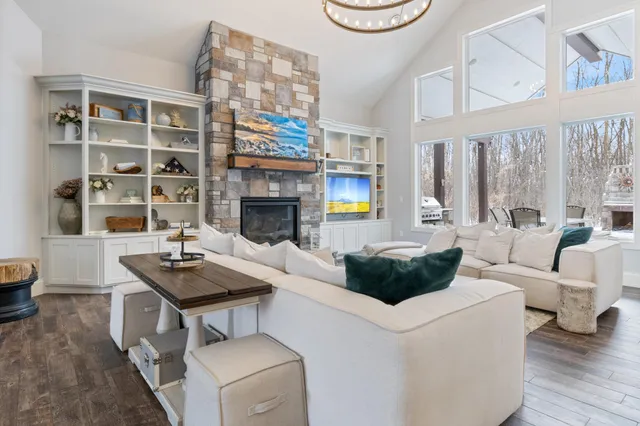 $1,600,000 | 5901 Drake Drive, Maple Plain, MN 55359