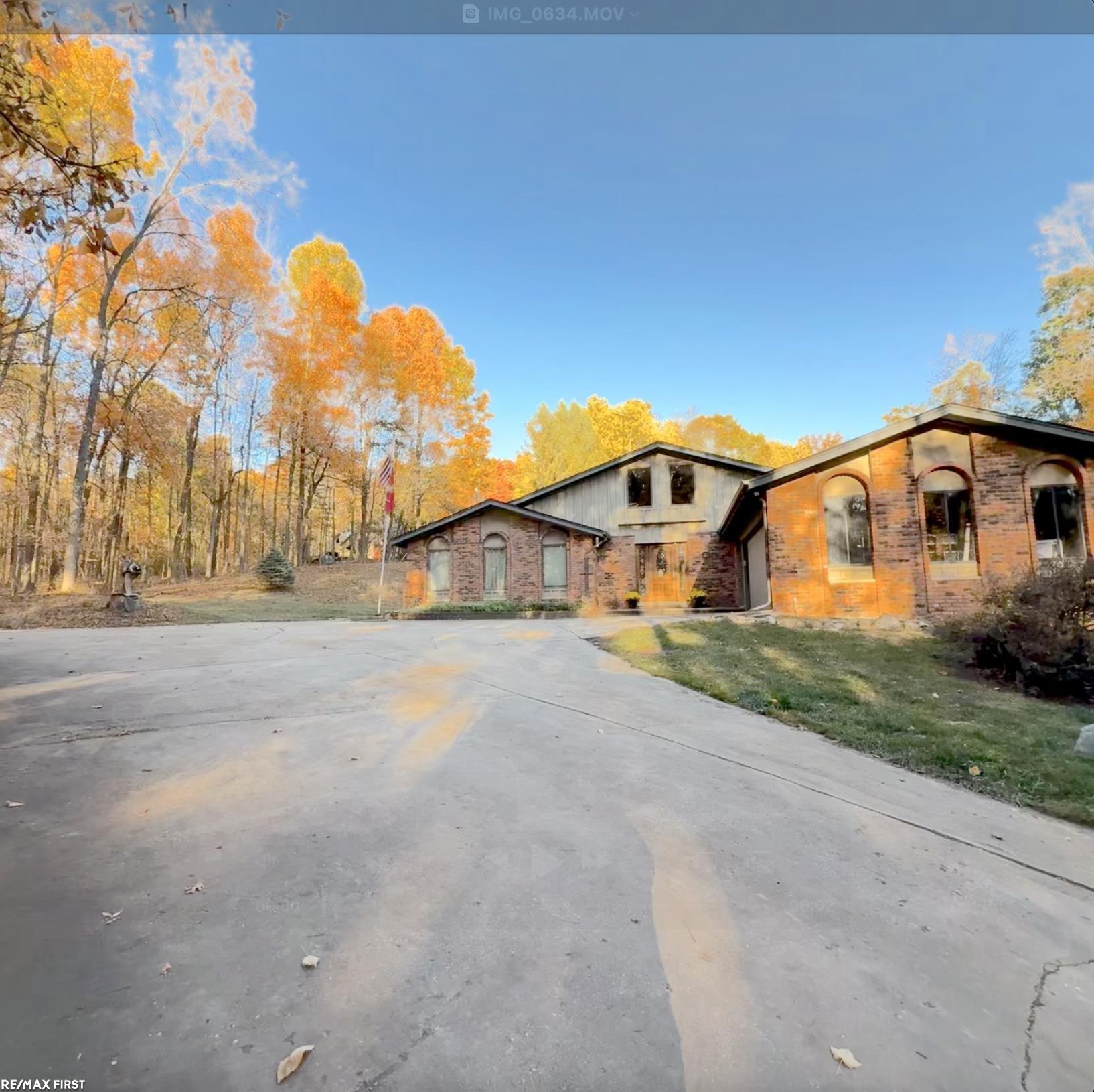 1185 Barr Road Oxford, MI 48370 - Photo 34 of 35 50193060-c0c3b150-908a-486c-b197-503a9d374072.JPG